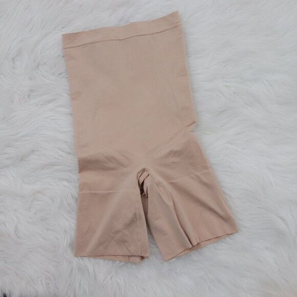 Spanx | High Waisted Mid Thigh Seamless Shorts Small - Picture 2 of 5